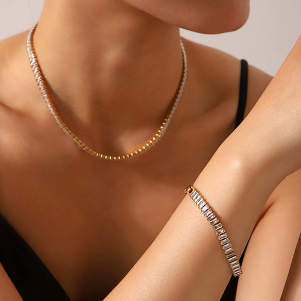Women's Stainless Steel Clavicle Chain Jewelry With Inlaid Zircon And Geometric Pattern