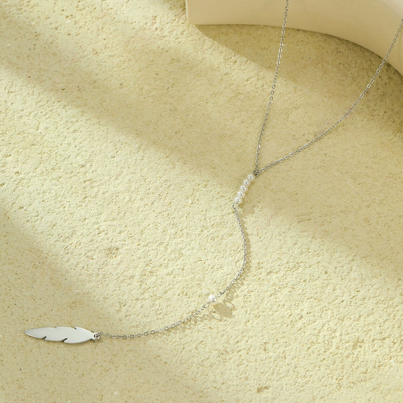 Women's Stainless Steel Fashionable Long Sweater Chain Necklace With Leaf Pearl Pendant And Electroplating Treatment