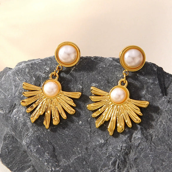 Women's Stainless Steel Flower Pearl Stud Earrings Fan Shaped Floral Earrings With Electroplated Fashion Style
