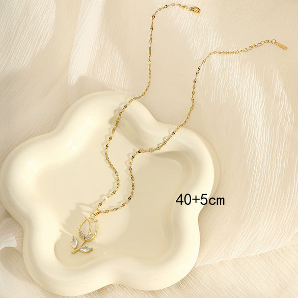 Women's Stainless Steel Flower Pendant Necklace With Mixed Gemstone Setting And Electroplating In Simple Geometric Style