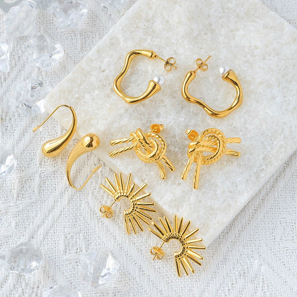 Women's Stainless Steel Geometric Fashion French Retro Light Luxury Electroplated Earrings