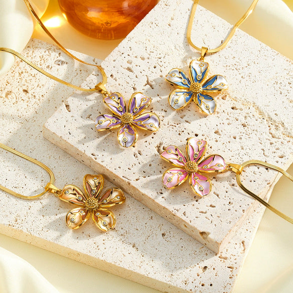 Women's Stainless Steel Geometric Flower Pattern Necklace With Oil Drip Design Vacuum Plated Finish And Rhinestone Accent