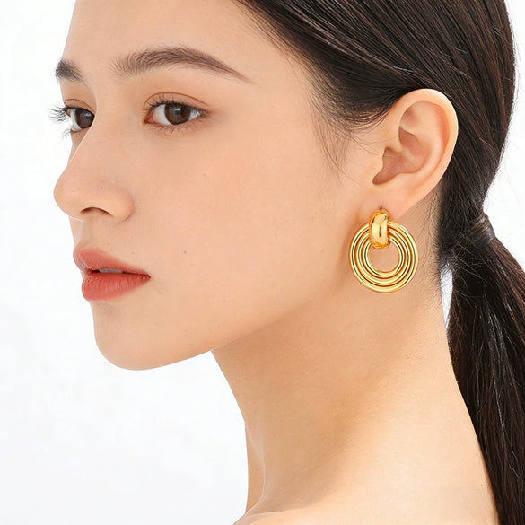Women's Stainless Steel Geometric Interlocking Earrings Minimalist Retro Fashion Electroplated Light Luxury Jewelry