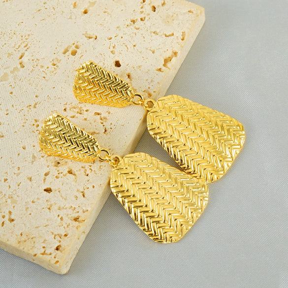 Women's 316L Stainless Steel Geometric Irregular Woven Earrings With Electroplating