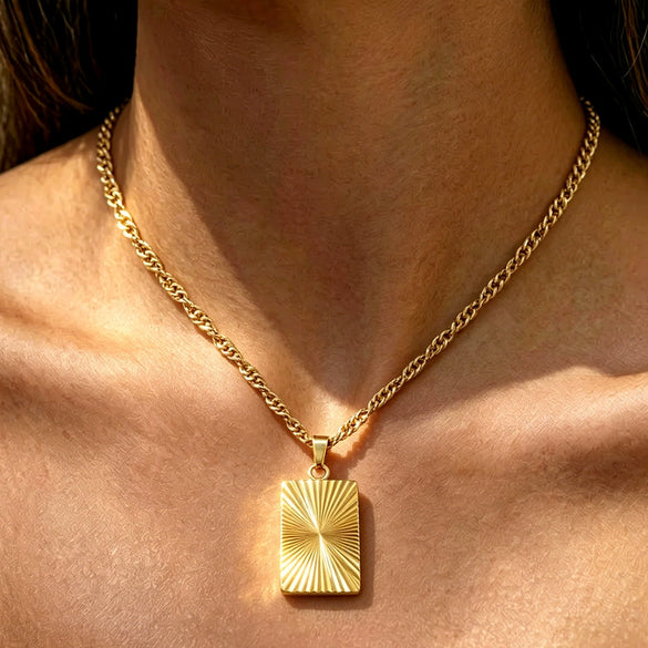Women's Stainless Steel Geometric Square Pendant Clavicle Necklace With Electroplated Gold Finish Versatile Fashion Jewelry