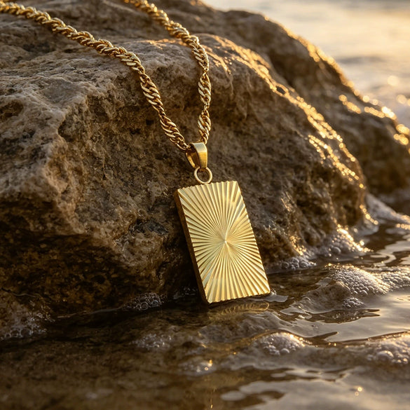 Women's Stainless Steel Geometric Square Pendant Clavicle Necklace With Electroplated Gold Finish Versatile Fashion Jewelry