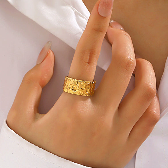 Women's Stainless Steel Geometric Wide Face Hammer Pattern Open Ring With Real Gold Plating And Flower Design