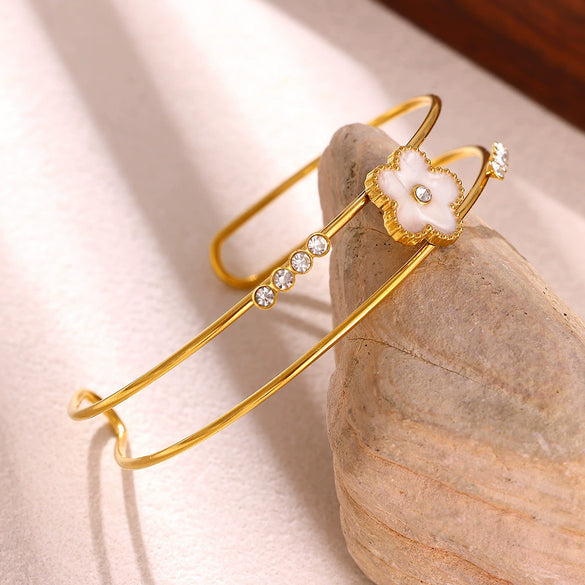 Women's Stainless Steel Goldplated Bracelet With Flower Butterfly And Heart Motifs Modern Minimalist Botanical Jewelry