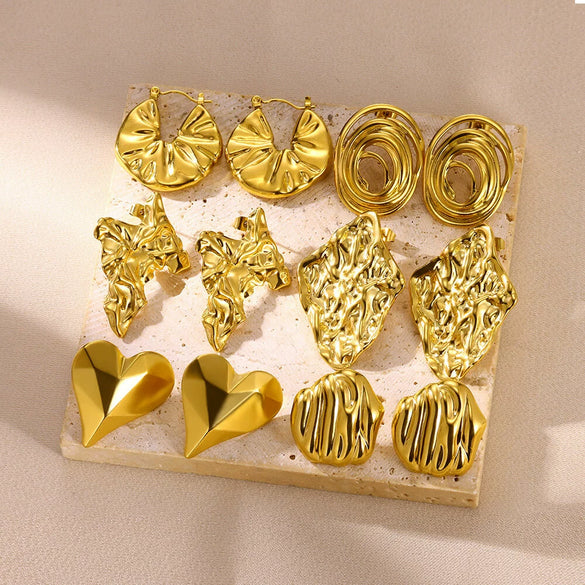 Women's Stainless Steel Heartshaped Golden Exaggerated Stud Earrings With Petals Textured And Electroplating Design