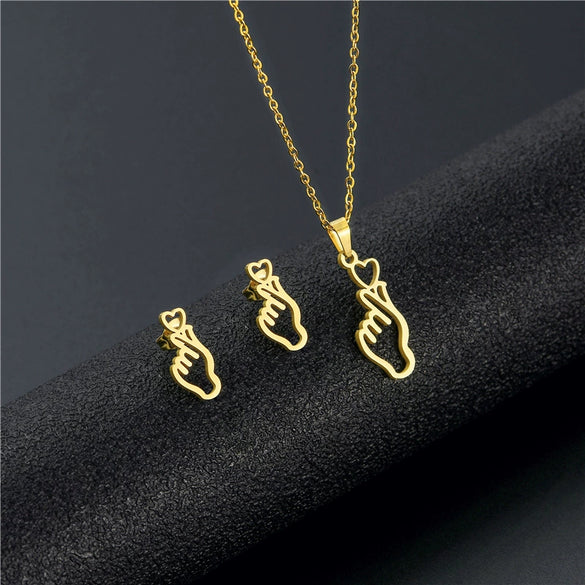 Women's Stainless Steel Hollow Hand Gesture Heart Necklace And Earring Set Electroplated Geometric Clavicle Chain Jewelry