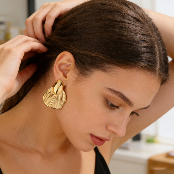 Women's Stainless Steel Jellyfish And Fish Tail Earrings Vacation Style Animal Shape Stamped Light Luxury Versatile Fashion Earrings