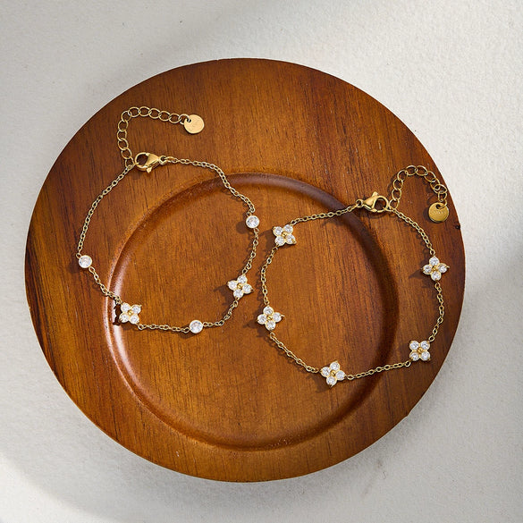 Women's Stainless Steel 18K Gold Plated Geometric Heart Bracelet With Zircon Inlay And Electroplated Finish