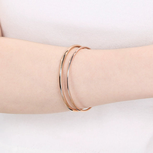 Women's Stainless Steel Polished Round Wire Minimalist Geometric Electroplated Bracelet
