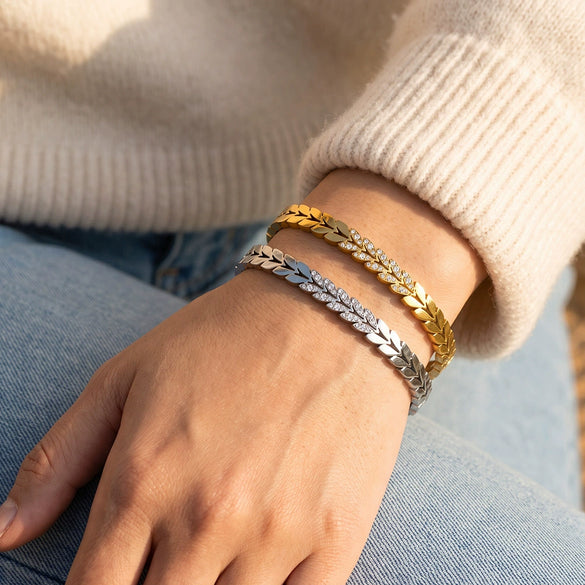 Women's Stainless Steel Rhinestone Bracelet With Elegant Plated Design And Versatile Fashion Style