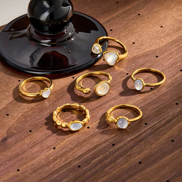 Women's Stainless Steel Ring With Cat's Eye Stone Heart Design Zircon Inlay And 18K Vacuum Electroplated Finish