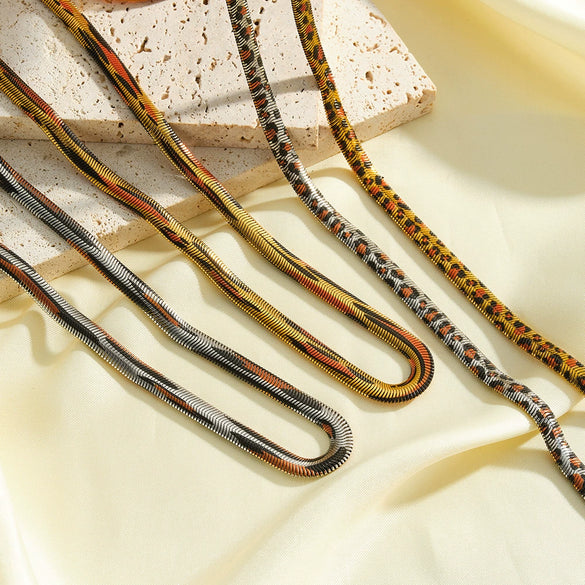 Women's Stainless Steel Snake Shaped Chain Necklace With Geometric Design And 18K Vacuum Plated Finish