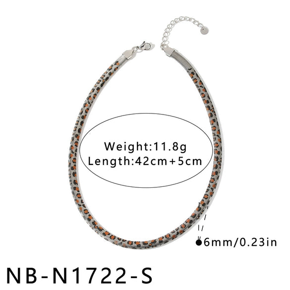 Women's Stainless Steel Snake Shaped Chain Necklace With Geometric Design And 18K Vacuum Plated Finish