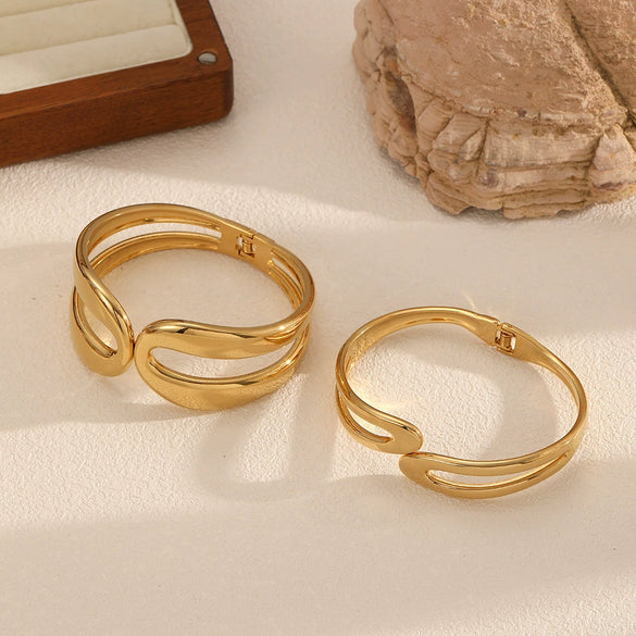Women's Stainless Steel Spring Open Bracelet With Exaggerated Stylish Wide Surface And Geometric Design 18K Goldplated