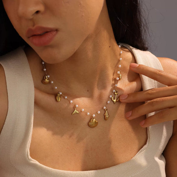 Women's Stainless Steel Starfish And Conch Choker Necklace With Electroplated Animal Inspired Pendant Design