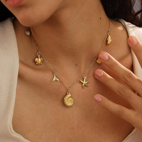Women's Stainless Steel Starfish And Conch Choker Necklace With Electroplated Animal Inspired Pendant Design