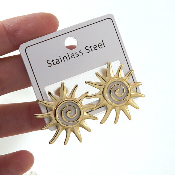 Women's Stainless Steel Stud Earrings With Electroplated Flower Starfish And Heart Shaped Design Light Luxury Jewelry