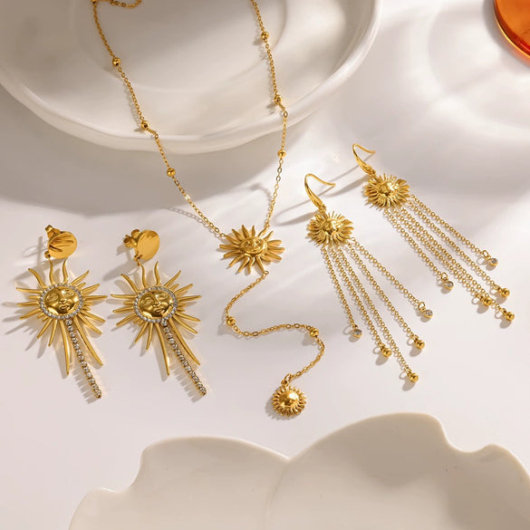 Women's Stainless Steel Sunflower Earrings And Necklace Jewelry Set With Pvd Vacuum Gold Plating And Zircon Inlay Geometric Personality Style