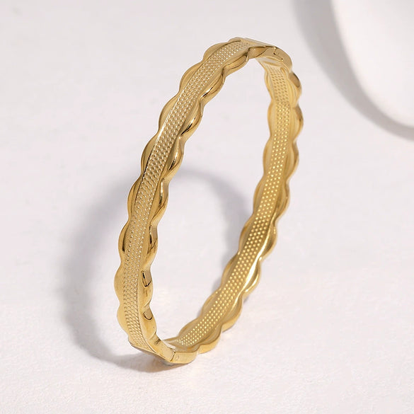 Women's Stainless Steel Wavy Line Bracelet With Plated Finish Colorfast Modern Minimalist Geometric Buckle Design