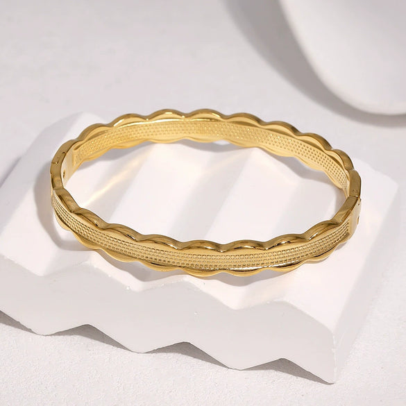 Women's Stainless Steel Wavy Line Bracelet With Plated Finish Colorfast Modern Minimalist Geometric Buckle Design