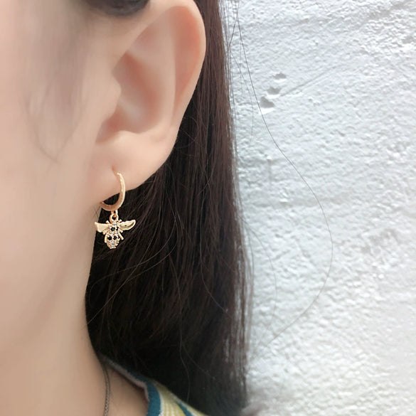 Women's 925 Sterling Silver Bee Shaped Earrings With Zirconia Inlay Animal Style Ear Buckle Jewelry Accessories