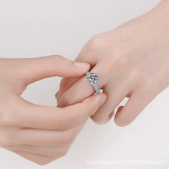 Women's 925 Sterling Silver Ring With Mosan Diamond And The Crown Pattern Electroplated