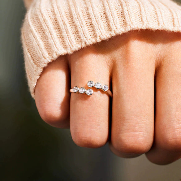 Women's Sterling Silver Round Zircon Ring With Geometric Design And Electroplating Treatment
