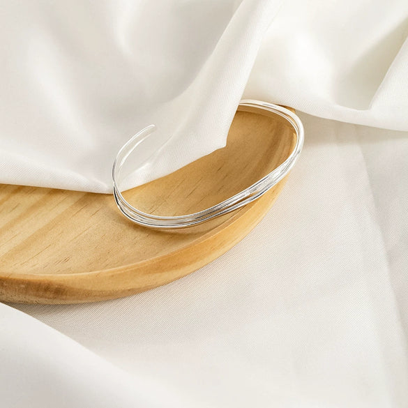Women's 925 Sterling Silver Ushaped Mobius Bracelet With Minimalist Electroplated Design