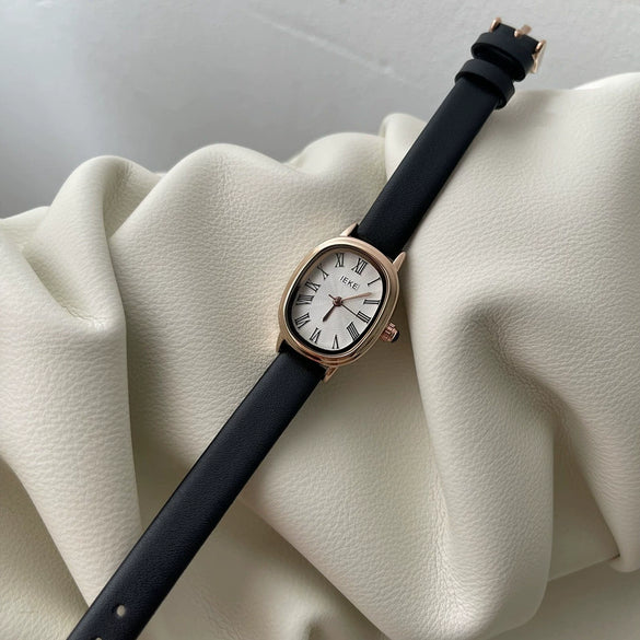 Women's Summer French Retro Alloy Case Ordinary Glass Mirror Oval Thin Band Compact Roman Golden Watch