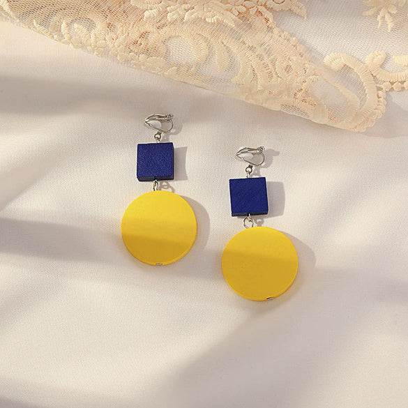Women's Sweet Geometric Ear Clip Earrings Alloy Silver Plated Gold Plated Simple Long Electroplated Ear Jewelry
