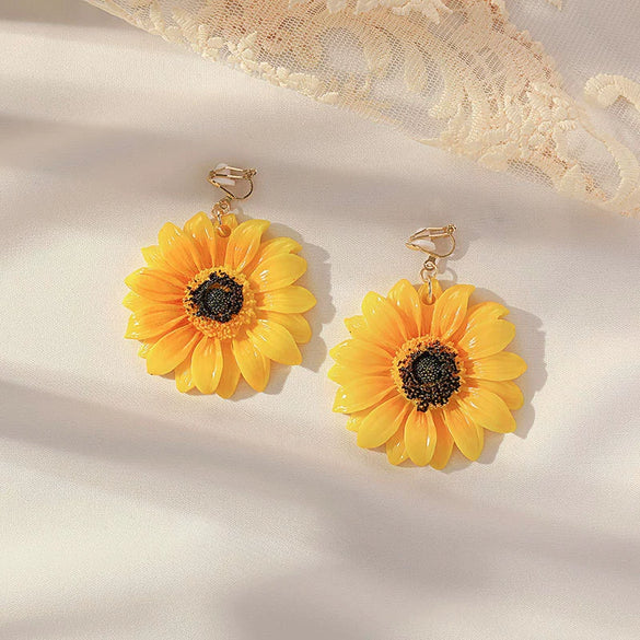 Women's Sweet Geometric Ear Clip Earrings Alloy Silver Plated Gold Plated Simple Long Electroplated Ear Jewelry