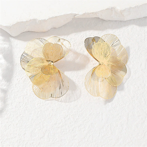 Women's Three Dimensional Hollow Flower Earrings With Stainless Steel Posts Electroplated Metal Design Fashionable Statement Jewelry