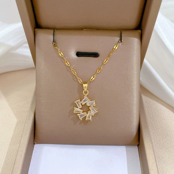 Women's Titanium Steel And Copper Necklace With Geometric Design And Diamond Microinlay