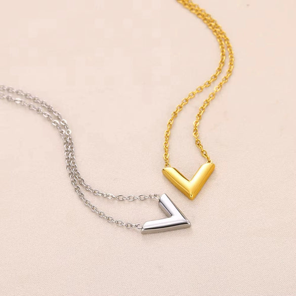 Women's Titanium Steel And Stainless Steel Necklace With Heart And Drop Shape Patterns O Word Chain Light Luxury Style Electroplated