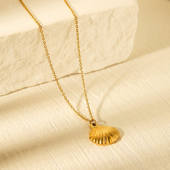 Women's Titanium Steel And Stainless Steel Necklace With Scallop Pendant And Geometric Pattern Electroplated Natural Style