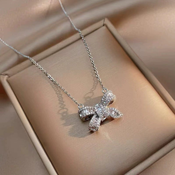Women's Titanium Steel Bow Necklace With Geometric Design And Electroplating Light Luxury Niche Ins Cold Style Collarbone Chain Not Fading