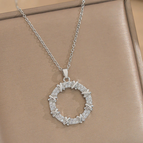 Women's Titanium Steel Donut Geometric Style Zircon Necklace With Vacuum Furnace Electroplating And Diamond Design