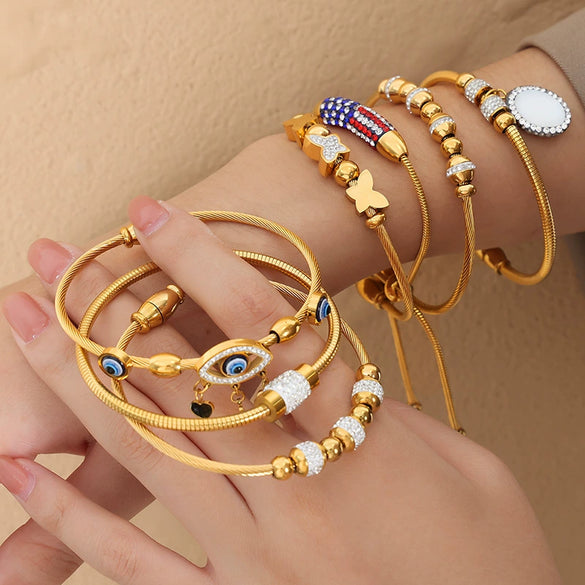 Women's 316L Stainless Steel Electroplated Heart And Geometric Pendant Bracelet New Retro Style