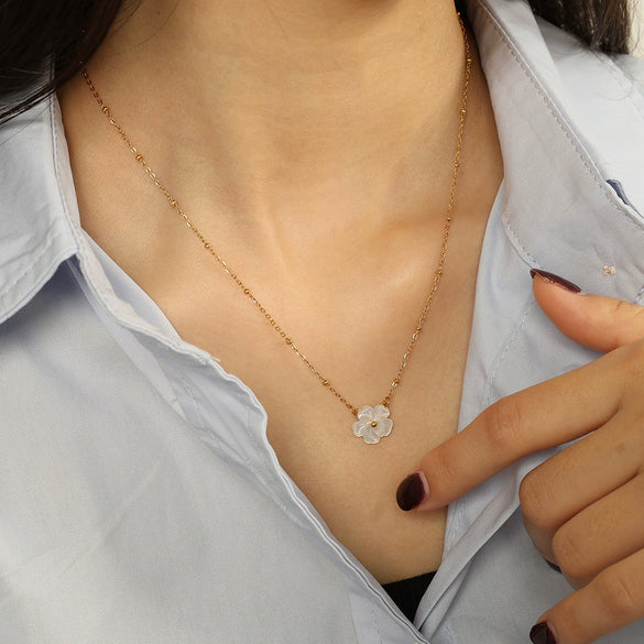 Women's 316L Stainless Steel Flower Necklace Light Luxury Ins Style Electroplated