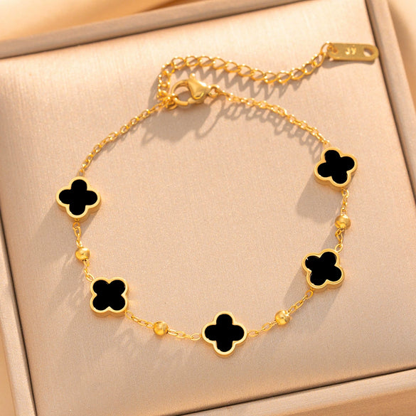 Women's Titanium Steel Four Leaf Clover Flower Pendant Necklace With Real Gold Plating And Geometric Floral Charm