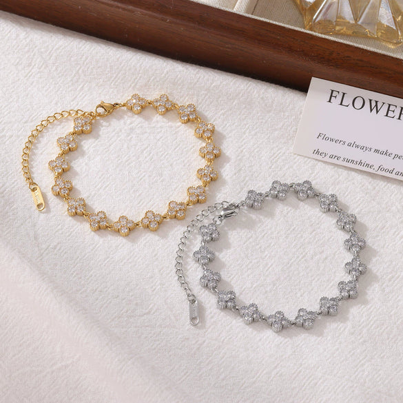 Women's Titanium Steel Geometric Flower Bracelet With Electroplating Design Simple Style