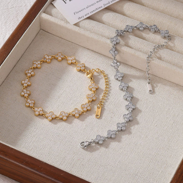 Women's Titanium Steel Geometric Flower Bracelet With Electroplating Design Simple Style