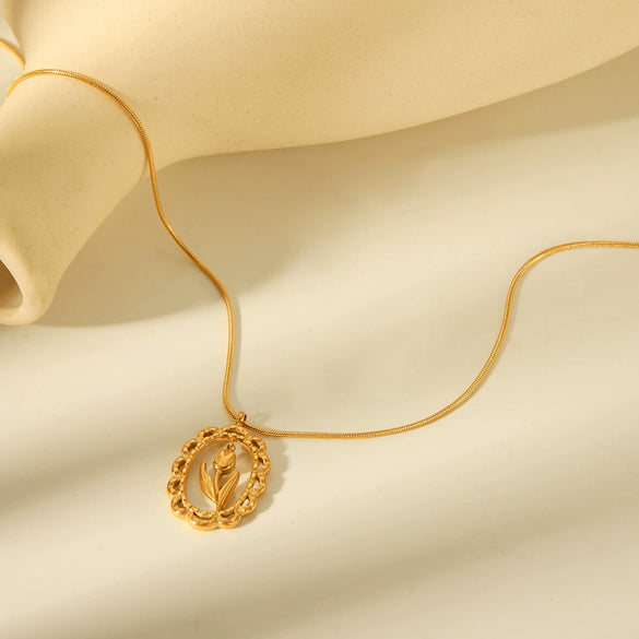 Women's Titanium Steel Geometric Flower Necklace With Diamond Inlay And Snake Bone Chain