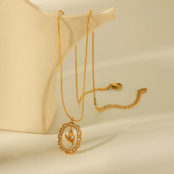 Women's Titanium Steel Geometric Flower Necklace With Diamond Inlay And Snake Bone Chain