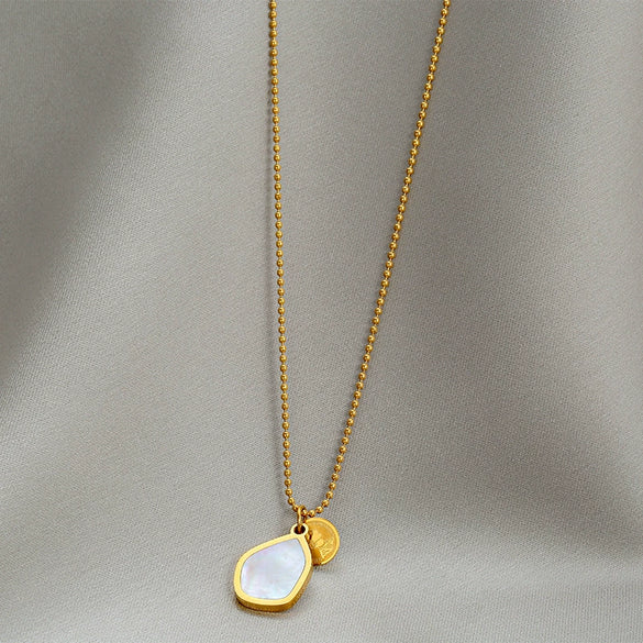 Women's Titanium Steel Geometric O Word Chain Necklace With Electroplating Light Luxury Niche Design Simple Elegant Clavicle Chain