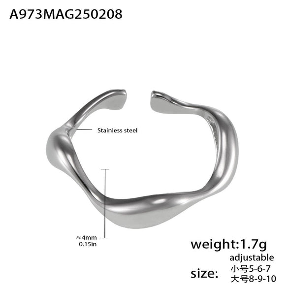 Women's Titanium Steel Geometric Style Light Luxury Bracelet With Electroplating Treatment